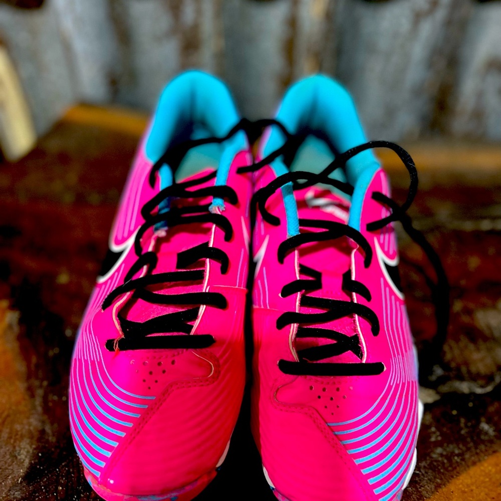 Girls softball cleats Nike size 5Y